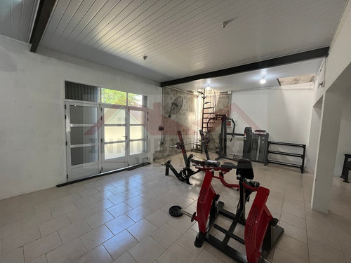 Venta Local / Galpón Con Usos De Gimnasio, Salón De Eventos, Depósito, Etc - General Belgrano - Calle 30 E/ 43 Y 45.