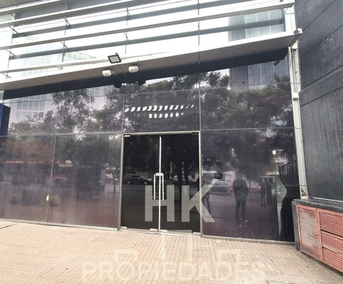 Arriendo Local Frente Apoquindo/ Uso Y Goce De Terraza