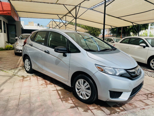 Imagen 2 de 11 de Honda Fit Cool 2015