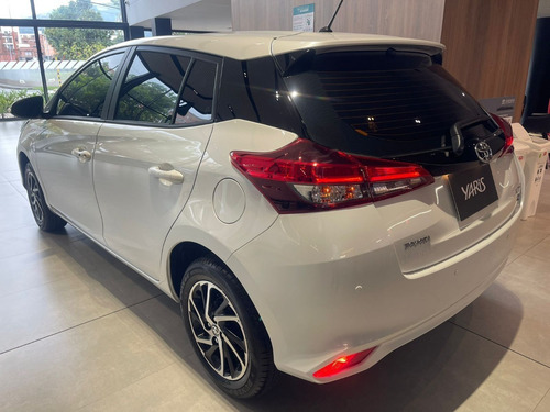 Imagen 3 de 15 de Toyota Yaris Sport At Hb
