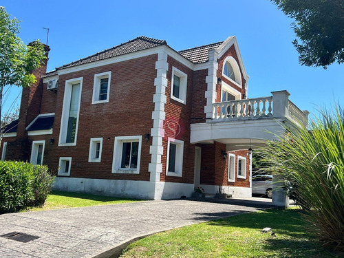 Casa En Venta En Bermudas, Pilar, G.b.a. Zona Norte