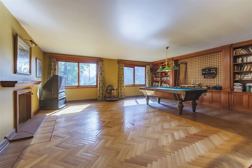 Casa En Venta De 5 Dorm. En Las Condes