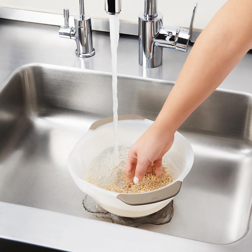 Colador Oxo Good Grips Para Lavar Arroz Y Granos Pequeños, 1