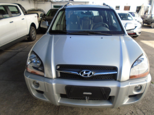 Imagem 3 de 12 de Hyundai Tucson Ano 2014 Cor Prata 92.000km Aut. Nova
