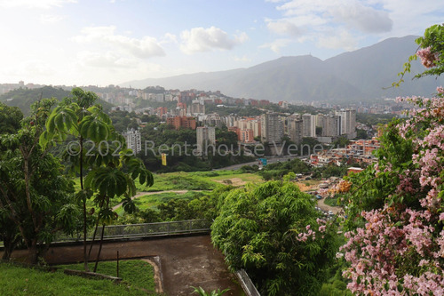 Se Vende Casa Con Potencial Baruta Yf