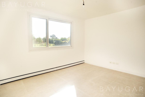 Venta - Casa En Los Alcanfores - Bayugar Negocios Inmobiliarios