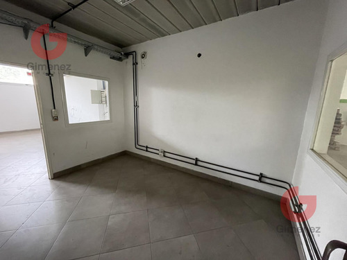 Galpon Con Oficinas 1800m2 - Mataderos
