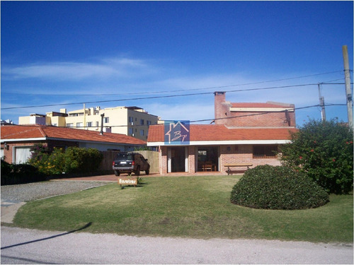 Casa En Punta Del Este, Pinares- Ref: 1077