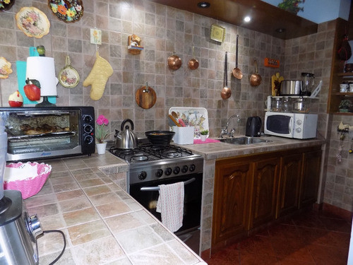 Imagen 9 de 24 de Excelente Chalet 5 Ambientes, Sobre 2 Lotes De Parque Barrio Las Lomas Miramar