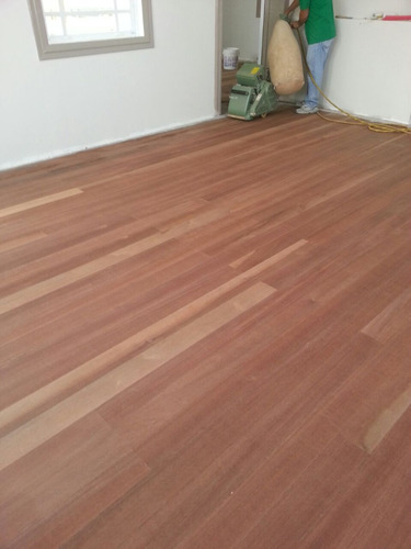 Imagen 5 de 10 de Instalacion,lijado Y Pulido Pisos De Madera Equipo 0 Polvo.