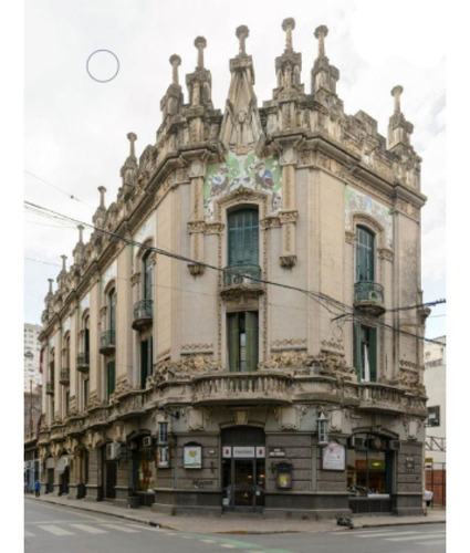 Imagen 1 de 21 de Inmueble Patrimonio Histórico · 4 Dormitorios · Entre Rios 579