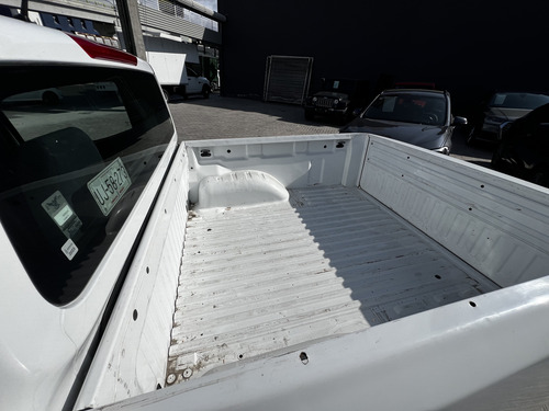 Nissan NP300 2.4 Doble Cabina Se Aa Pack Seg Mt