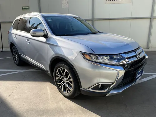 Mitsubishi Outlander 2.4 Se Cvt