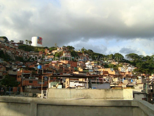 Mls #25-2853 A Pocos Pasos De La Av. San Martín