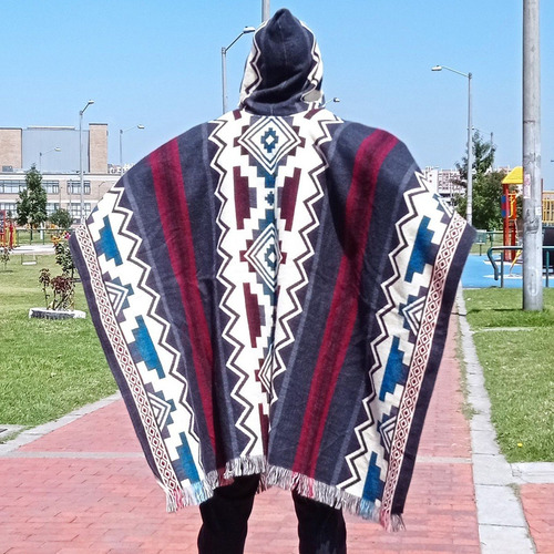 Imagen 3 de 8 de Maxiruana Poncho Hombre Mujer Lana Alpaca Ligera Con Capota