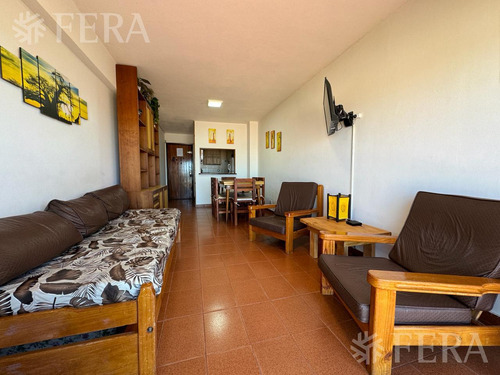 Venta De Departamento De 4 Ambientes Con Cochera Y Patio En Villa Gesell