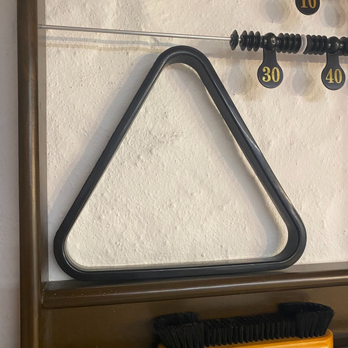 Imagen 4 de 5 de Triangulo Para Bolas De Mesa De Billar