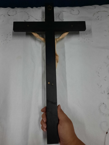 Crucifijo De Material Noble (Usado)
