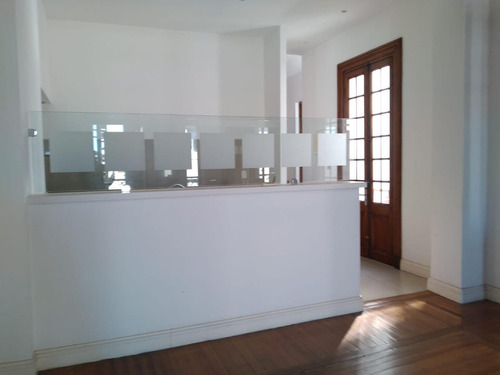 Imagen 7 de 19 de Oficina- Gran Oficina En Sarandi Proximo A La Plaza Matriz 150 M² Más Terraza Con Parrillero De 50m²