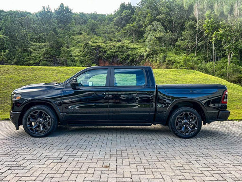 RAM 1500 Limited Night Edition 5.7 V8