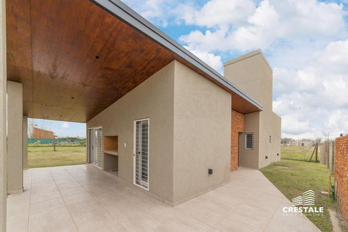 Imagen 2 de 18 de Casa 3 Dormitorios En Venta - Funes Norte