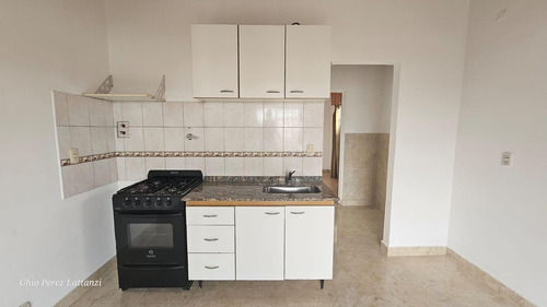 Alquiler Ph 2 Ambientes En Caseros, Con Terraza
