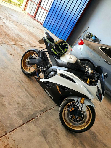Yamaha R6