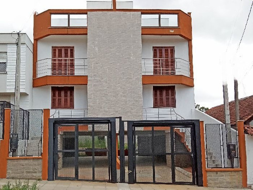 Casa À Venda Na Rua Otávio Faria, Teresópolis, Porto Alegre - Rs - Liv-10055