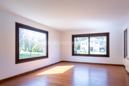 Cómoda Casa De 2 Plantas En Barrio Privado Id 6149