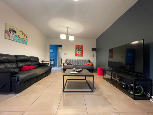 Imagen 2 de 14 de Venta Casa 4 Ambientes Refaccionada A Nueva Castelar Centro