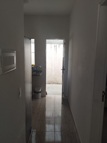 Casa 2 Quartos 1 Banheiro