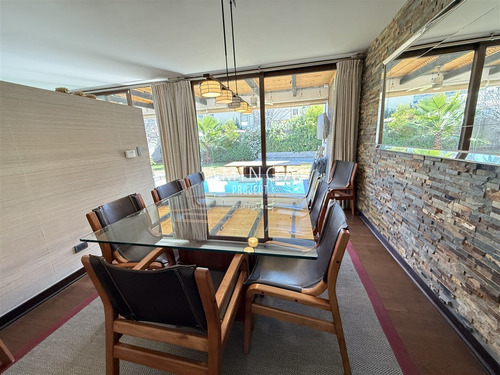 Casa En Venta De 6 Dorm. En Lo Barnechea