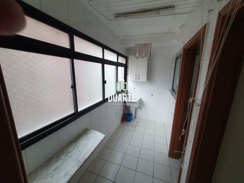 Imagem 10 de 12 de Apartamento De 2 Dormitórios Sendo 1 Suíte, E 2 Vagas De Garagens. - Ap04000 - 69566007