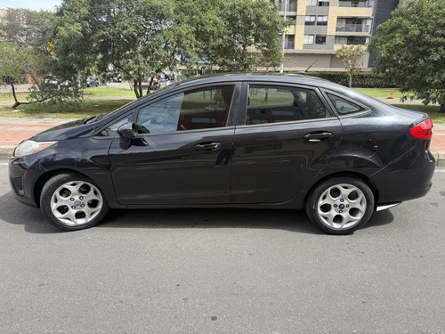 Ford Fiesta 1.6 Sportback Automática