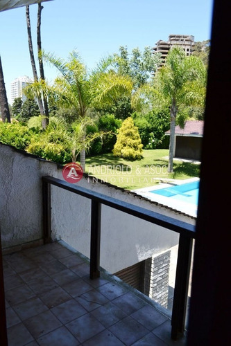 Casa De 5 Dormitorios Y Piscina En Zona De Cantegril- Ref: 4334