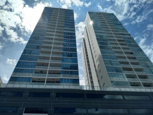 Imagen 1 de 14 de Venta De Apartamento Amoblado En Pacific Sky, Punta Paitilla