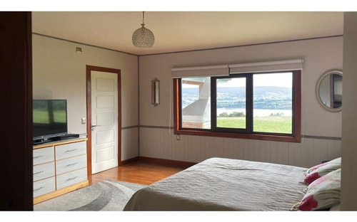 Casa En Venta De 4 Dorm. En Castro