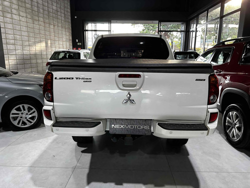Mitsubishi L200 Triton 3.5 HPE 4X4 CD V6 24V FLEX 4P AUTOMÁTICO