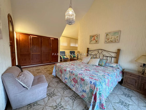 Excelente Casa En Venta De 5 Dormitorios En Lugano, Punta Del Este.
