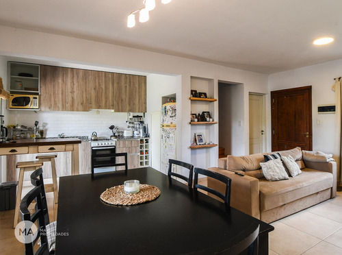 Casa 3 Dormitorios 220 M2-juan D. Perón 379-funes | Venta