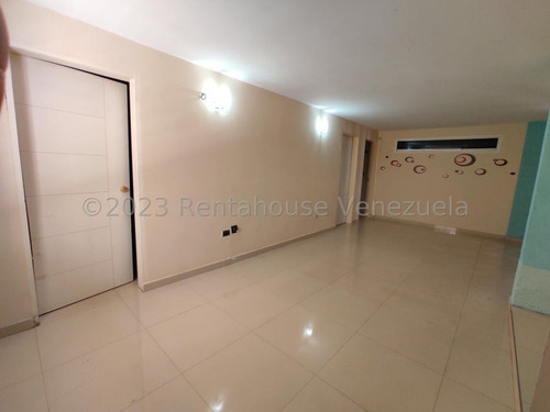 Casa En Venta En Maracay Urb El Hipodromo Cod Rah 25-12150 Meglisf