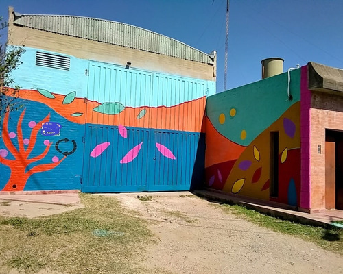 Dueño Vende Casa Mas Galpón. Zona Sur. El Terreno Tiene Doble Salida. El Galpon Es Cerrado Y Tiene Unos 18x9 Mt.escucho Ofertas!