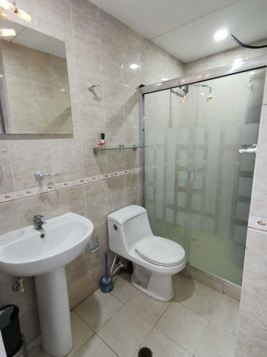 Imagen 12 de 13 de María Meléndez Vende Lujoso Apartamento El Parral Res Merlot