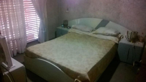 Casa En Venta - 4 Dormitorios 4 Baños - Cocheras - 303mts2 - Lanús