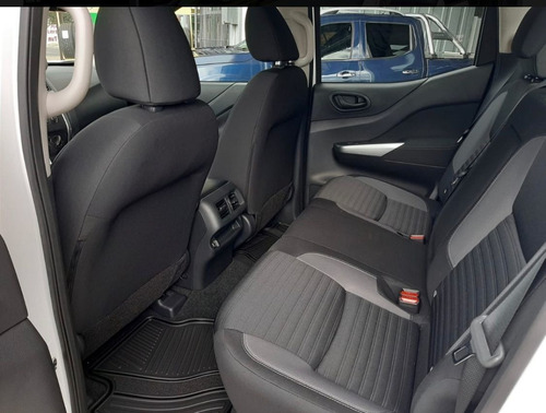Nissan NP300 Frontier Se 4X2