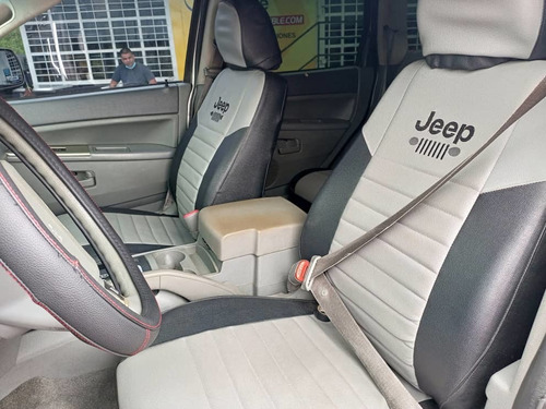 Imagen 11 de 17 de Jeep Grand Cherokee Laredo