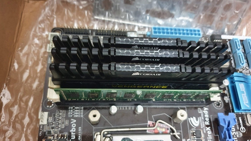 Imagem 2 de 2 de Memoria Ram Corsair Vegeance Ddr3 1600mhz 16gb (4x4gb)