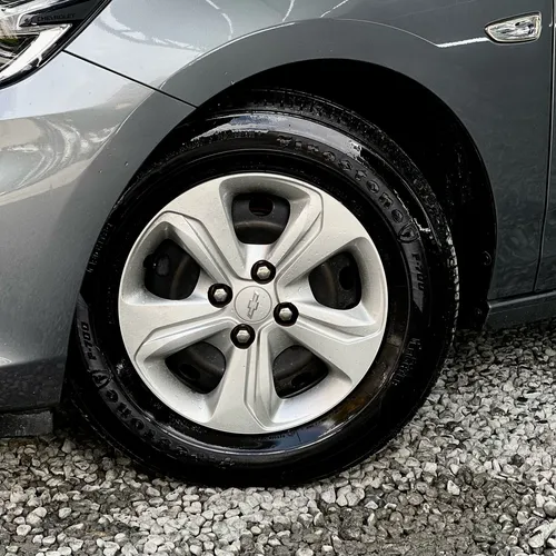 Chevrolet Onix 1.0 Lt