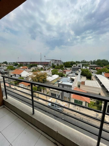 Imagen 9 de 11 de Excelente Monoamb En Edificio C/ Balcon Y Posibilidad De Cochera En Lanus (018)