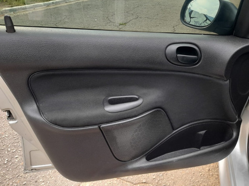 Imagem 11 de 13 de Peugeot 206 1.4 2004